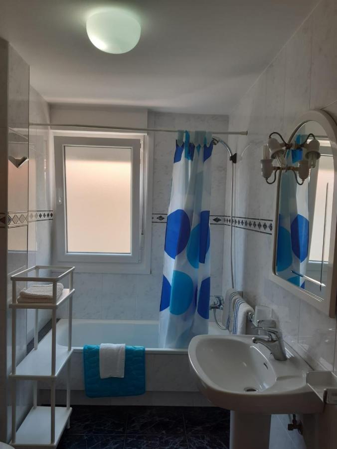 Apartamentos Mª Jesús Sanxenxo Bagian luar foto